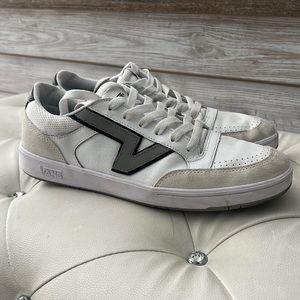 Men’s Classic Vans only worn twice.  Like new